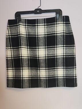 TALBOTS Women’s Wool Blend Plaid Skirt, size 16P